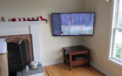 Corner TV Mount: Benefits of Mounting Your TV in the Corner